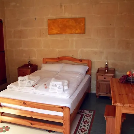 Jimmy's Farmhouse Gozo * Kerċem