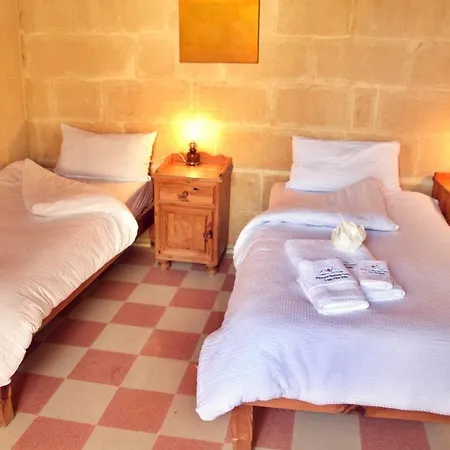 Jimmy's Farmhouse Gozo Kwatera prywatna Kerċem